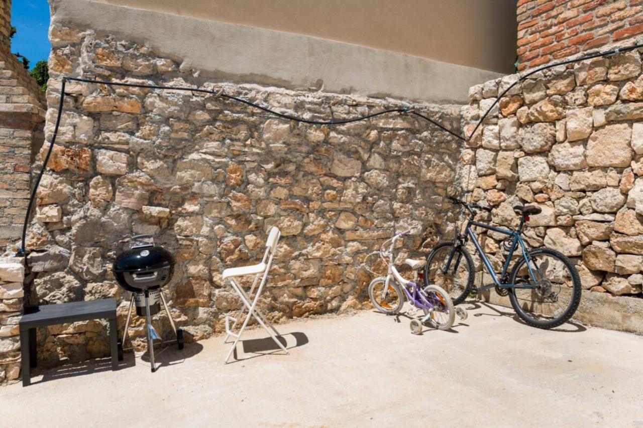הוילה Komiža Rural House Pikola With Sea View On Vis Island מראה חיצוני תמונה